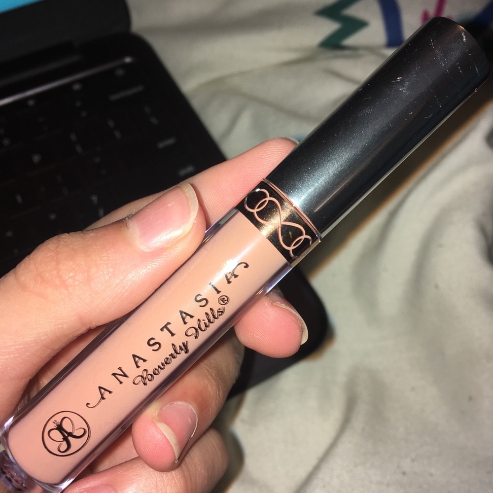 Anastasia Beverly Hills liquid lipstick